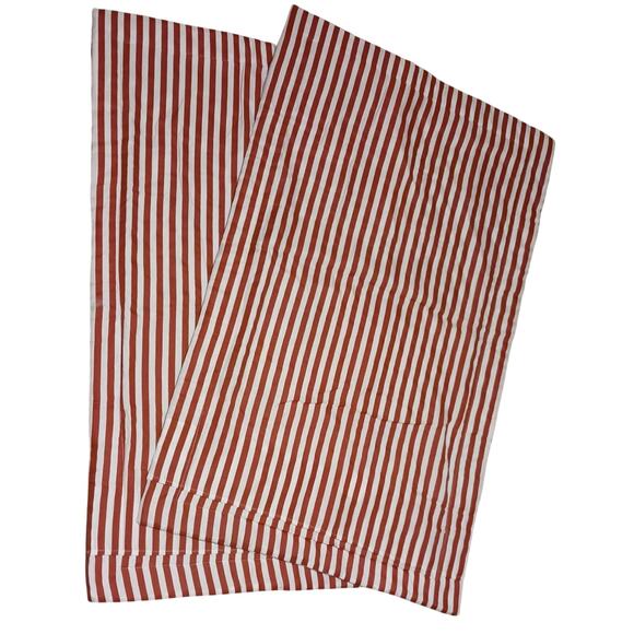 Modern Sothern Home Quilted Christmas Poinsettias King Size Pillow Shams 2 pack - Picture 2 of 6